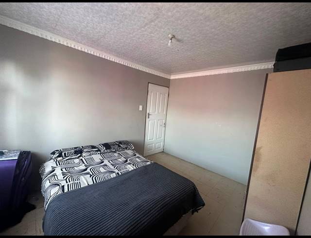2 BEDROOM FREEHOLD FOR SALE IN SCENERY PARK
